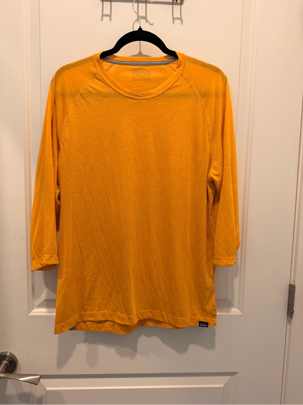 Patagonia Orange Long Sleeve Crewneck T-Shirt with Side Pocket Size L